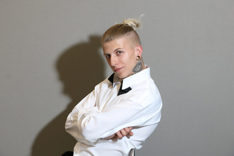 attraktiver junger Mann
